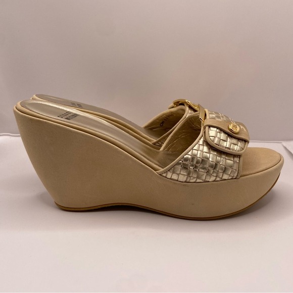 Stuart Weitzman Shoes Womens Size 8.5 Beige Gold Wedge Sandals Slides Buckle - Picture 3 of 15